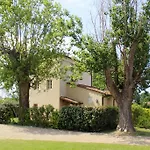 Nocleg ze śniadaniem Borgo Di Pratavecchie 4*