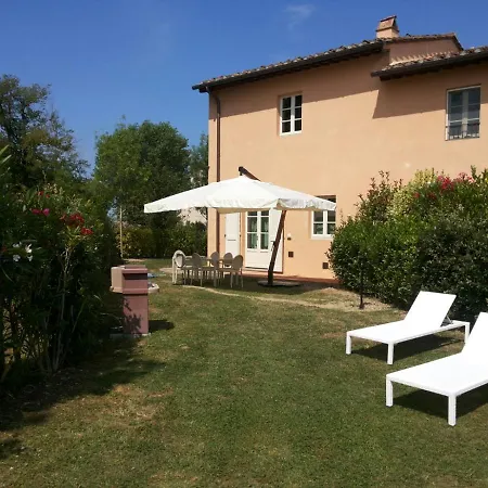 Borgo Di Pratavecchie Bed & Breakfast 4*