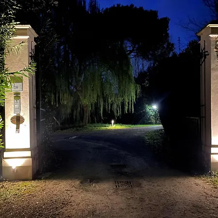 Borgo Di Pratavecchie Frühstückspension Migliarino Pisano