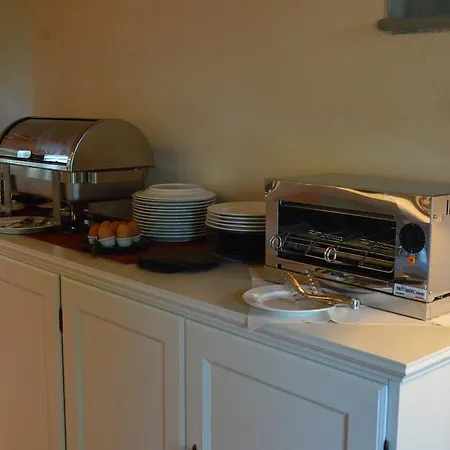 Borgo Di Pratavecchie Frühstückspension Migliarino Pisano