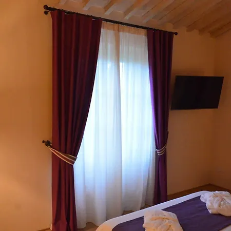 Borgo Di Pratavecchie Bed & Breakfast
